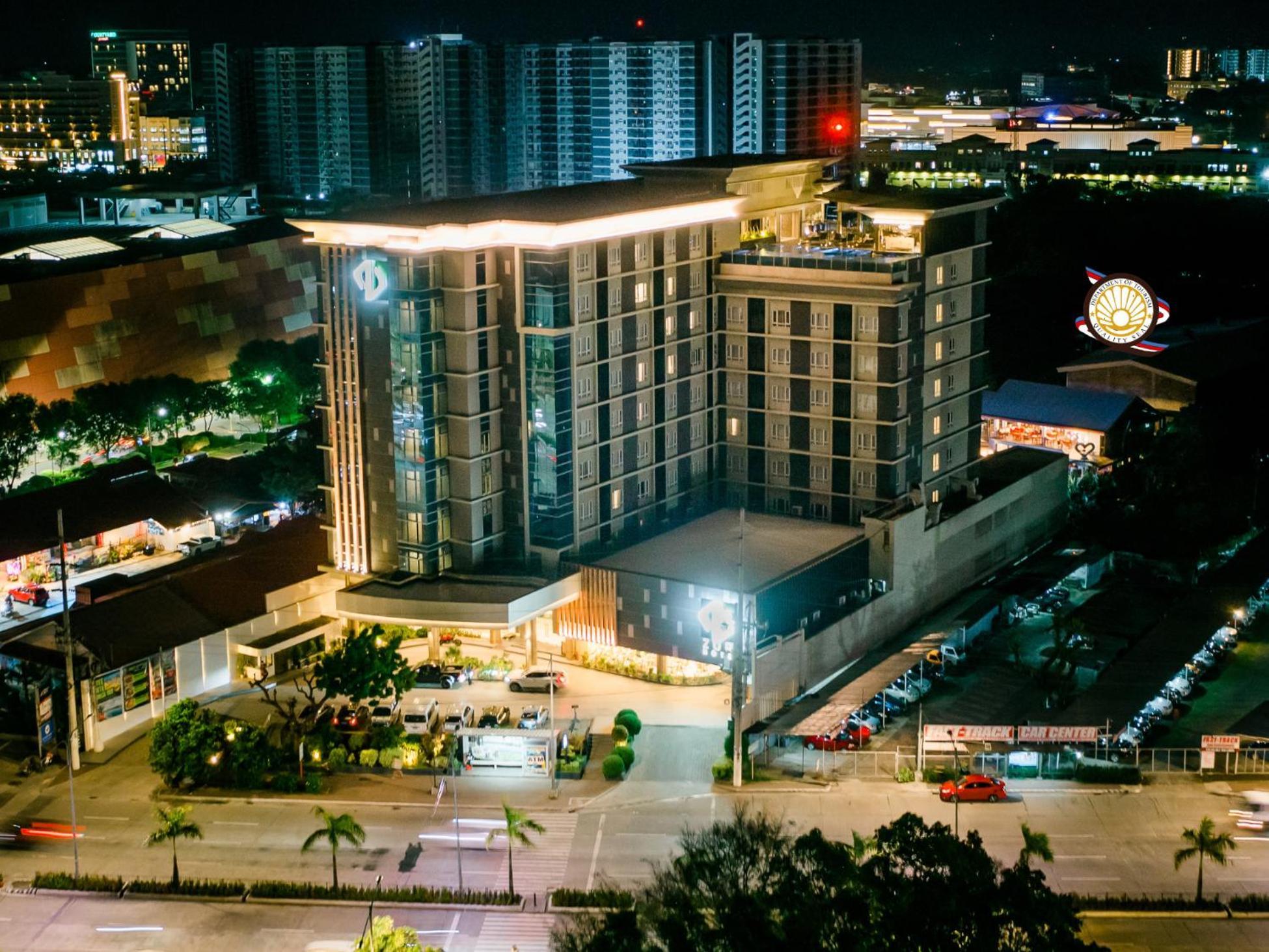 Zuri Hotel Iloilo City Exterior photo